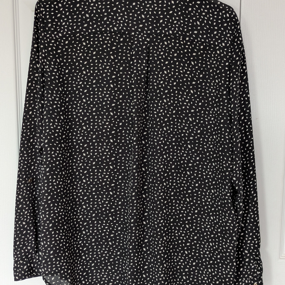 Black and White Patterned Blouse - Picture 4 of 5